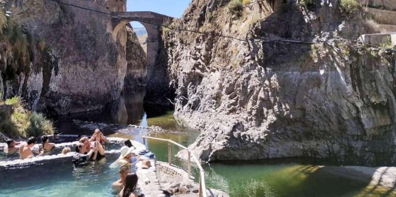 From Arequipa: Colca Canyon Day Trip with Buffet Meals - Exploring the Colonial Towns