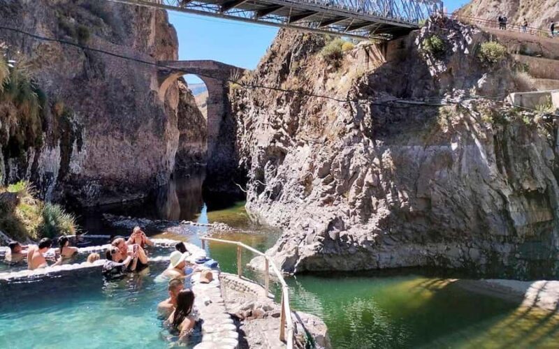 From Arequipa: Colca Canyon + Hotel tour of 2D/1N - Key Points