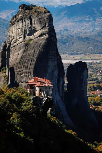 From Athens: 2-Day Delphi and Meteora Chinese Tour Guide - From Athens: 2-Day Delphi and Meteora Chinese Tour Guide