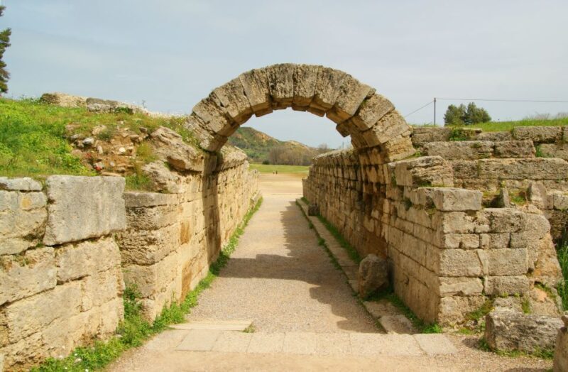 From Athens: 4-Day Peloponnese, Delphi, and Meteora Tour - What the Guides Do Best and What You Should Expect