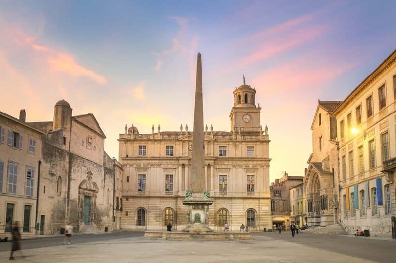 From Avignon: Van Gogh's sites and Roman monuments - From Avignon: Van Goghs sites and Roman monuments — A detailed review