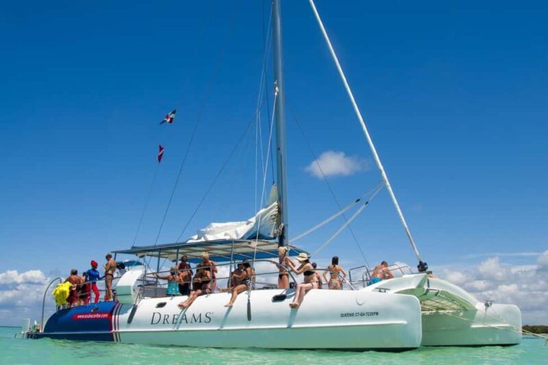 From Bayahíbe: Saona Island Catamaran Cruise with Buffet - Key Points