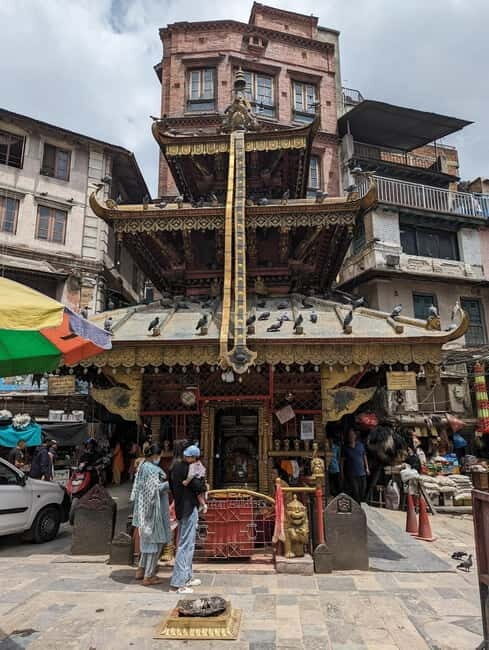 From Bazaar to Hippie Hub: Ason & Freak Street in Kathmandu - Walking Through Old Streets: From Tradition to Modern Life