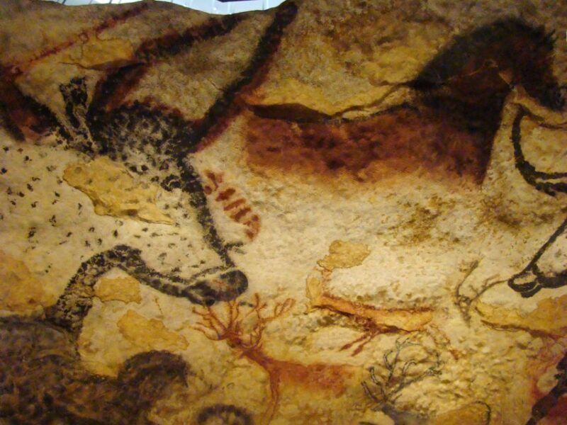 From Bordeaux: Lascaux and Dordogne Valley Private Tour - An In-Depth Look at the Experience
