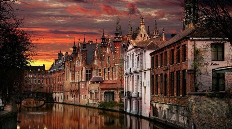 From Brussels: Bruges Day Trip with Boat Tour Option (ES) - The Sum Up