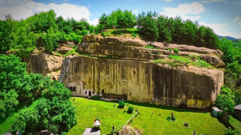 From Bucharest: Brdetu 4x4 Tour with Lunch, Hotel Pick-Up - FAQ