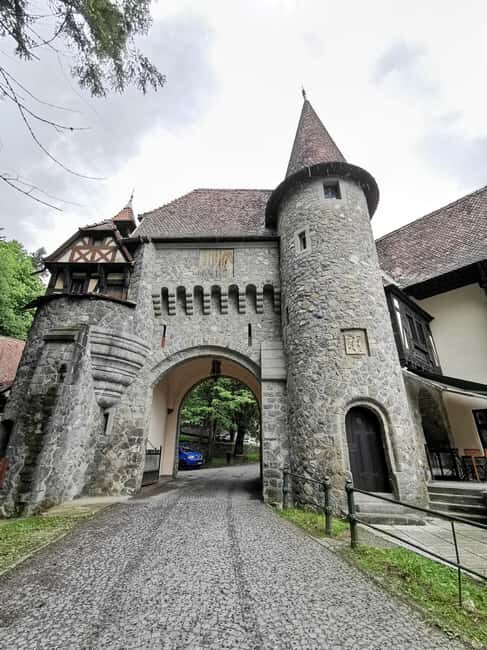 From Bucharest: Private tour to Peles Castle 6 Hours - Practical Considerations