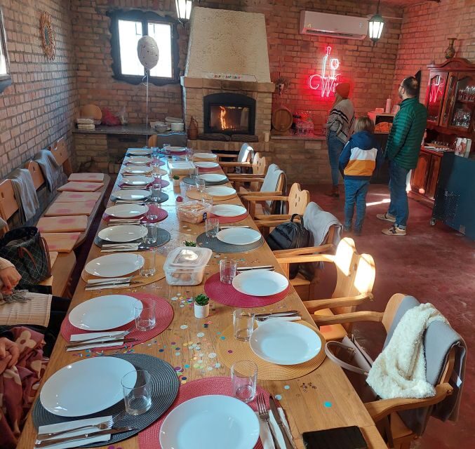 From Budapest: Half-day Monor wine tour with meal - FAQs