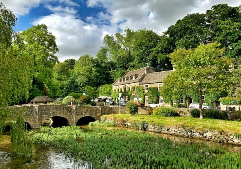 From Cambridge: Guided day trip to Stratford & The Cotswolds - FAQ