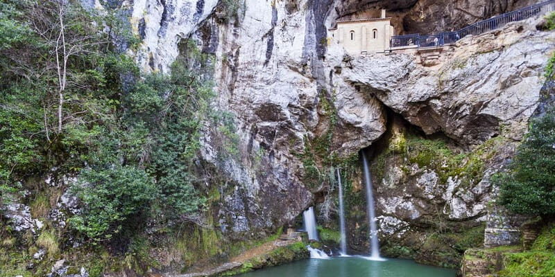 From Cangas de Onis: Covadonga Lakes Guided Day Trip - From Cangas de Onis: Covadonga Lakes Guided Day Trip — A Real Taste of Asturias
