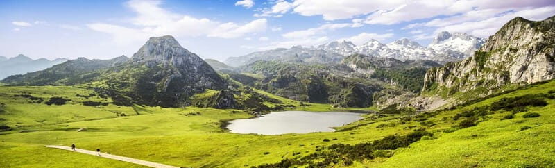From Cangas de Onis: Covadonga Lakes Guided Day Trip - Key Points
