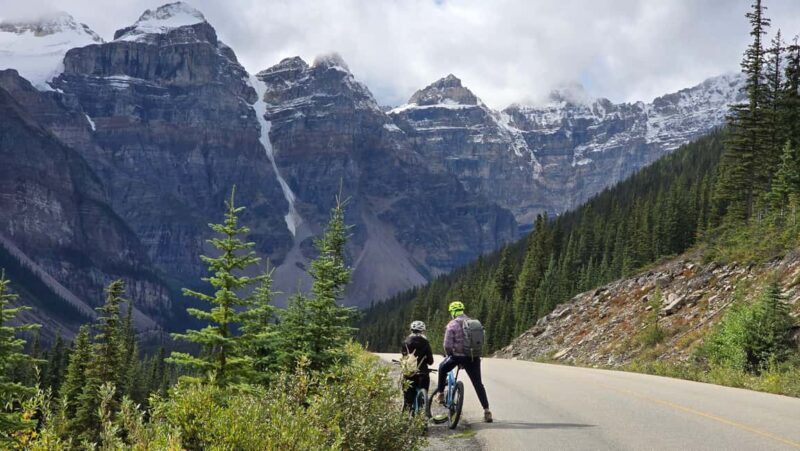 From Canmore/Banff:Moraine Lake & Lake Louise 1.5h per lake - FAQ