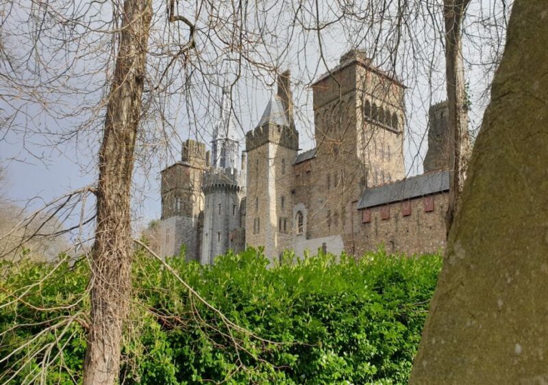 From Cardiff: Tour of Cardiff Bay and Vale of Glamorgan - Key Points