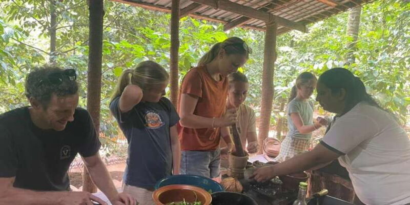 From Colombo : Day Trip to Kandy/ Pinnwala/ Royal Gardens - FAQ