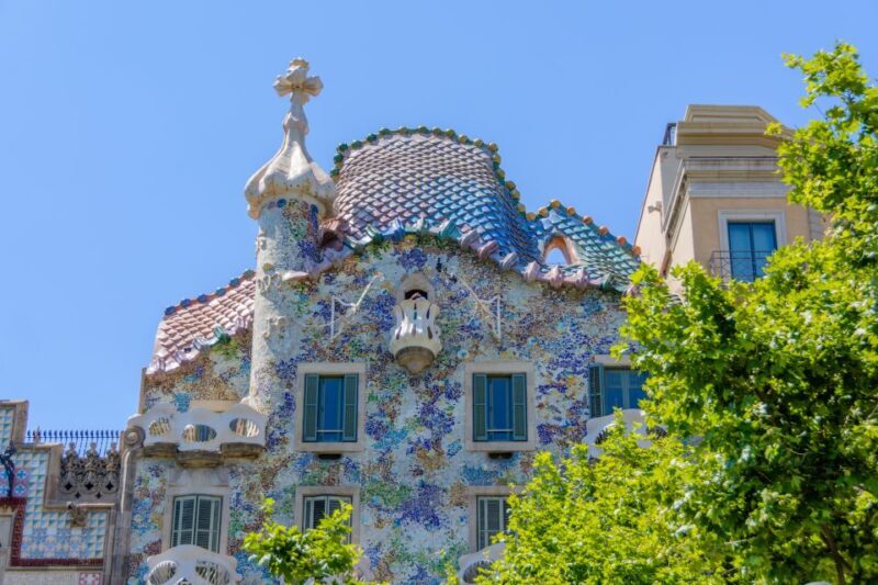 From Costa Brava: Barcelona and Antoni Gaudí's Work Bus Tour - Exploring the Itinerary: What to Expect