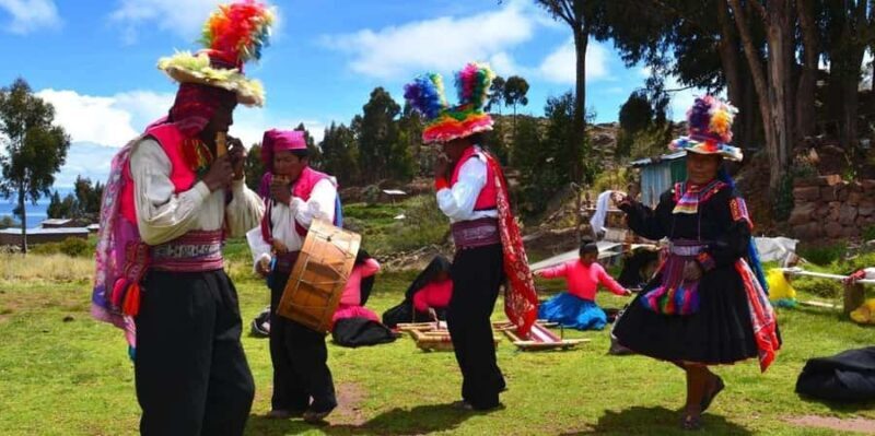 From Cusco: Lake Titicaca 1-Day Sleeper Bus Tour + Lunch - Discover Lake Titicaca from Cusco: An Overnight Adventure with Comfort and Culture