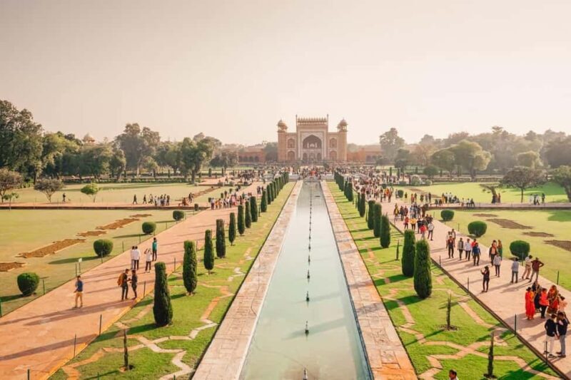 From Delhi: 2 Days Taj Mahal & Agra Tour with Fatehpur Sikri - From Delhi: 2 Days Taj Mahal & Agra Tour with Fatehpur Sikri