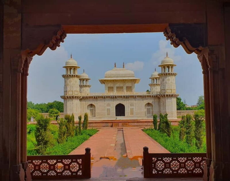 From Delhi: 2 Days Taj Mahal with Fatehpur Sikri Tour By Car - A Deep Dive into the Tour Experience