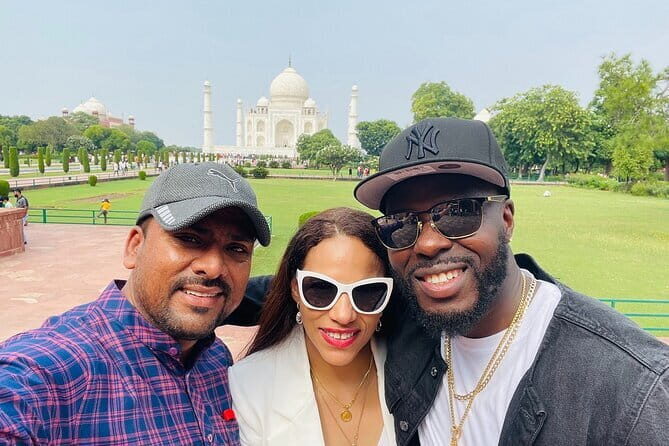 From Delhi : All Inclusive Taj Mahal Tour by Gatimaan Express - The Experience in Detail