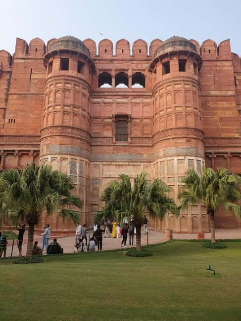 From Delhi: Deluxe Taj Mahal and Agra tour with Luxury Cars - Who Should Consider This Tour?