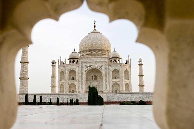 From Delhi: Luxury Taj Mahal Day Tour By Audi / BMW/ Mercedes - Who Should Consider This Tour?