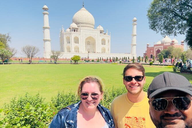 From Delhi: Private 2-Day Taj Mahal, Agra Fort & Fatehpur Sikri - An In-Depth Look at the 2-Day Agra Tour