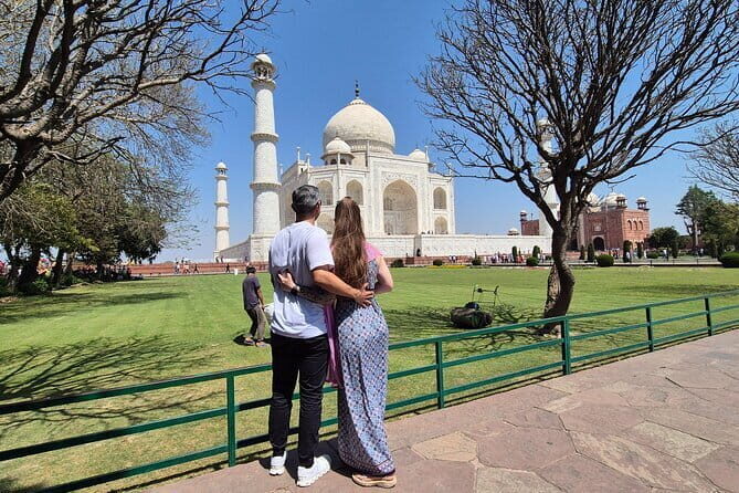 From Delhi: Private 2-Day Taj Mahal, Agra Fort & Fatehpur Sikri - Day 2: The Iconic Taj Mahal and Beyond