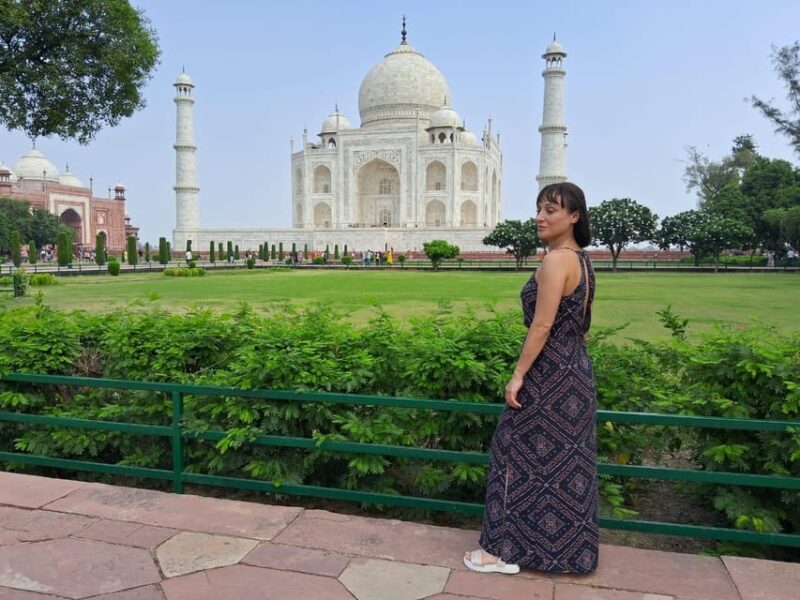 From Delhi: Private Guided Day Tour of Taj Mahal and Agra - A Closer Look at the Tour Experience