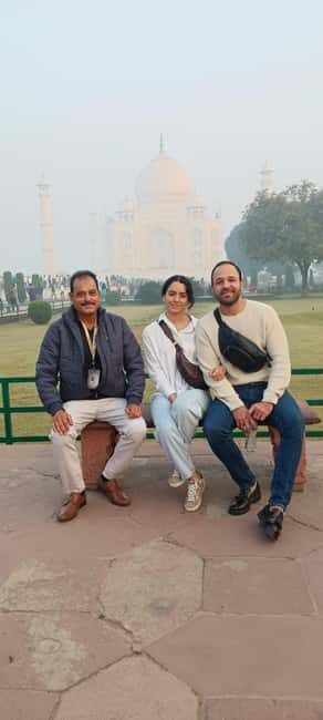 From Delhi: Private, Luxury Taj Mahal tour with Expert guide - Textile Shopping & Cultural Stops