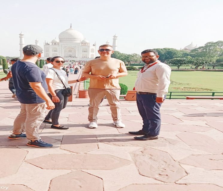 From Delhi: Private Taj Mahal & Agra Tour By SuperFast Train - A Luxurious Lunch Break