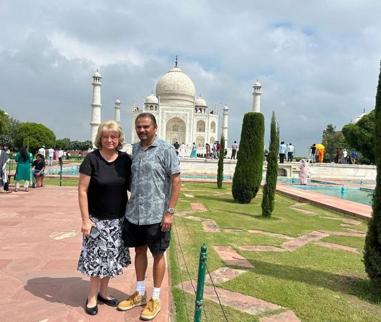 From Delhi: Same Day Taj Mahal Tour With Traditional Dress - Key Points