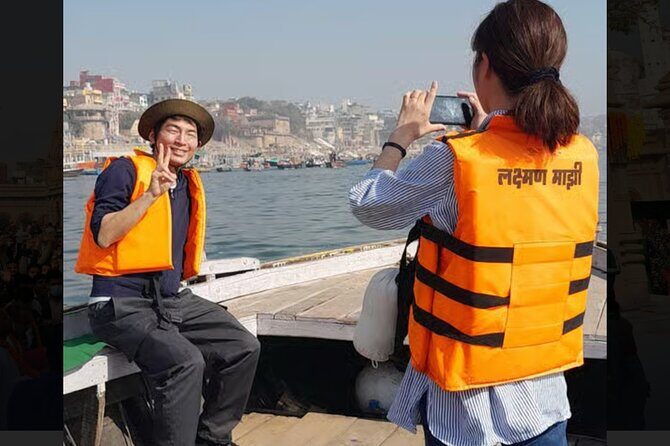 From Delhi: Same Day Varanasi Tour By Flight With Boat Ride - Exploring the Itinerary in Detail