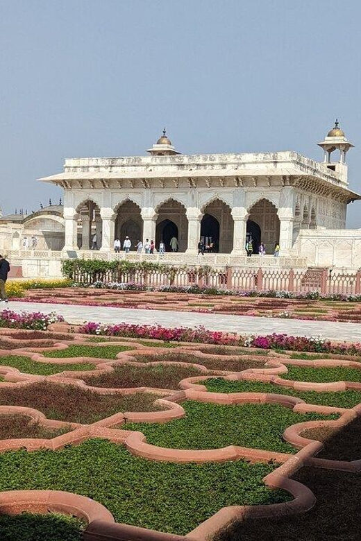 From Delhi: Taj Mahal & Agra Day Trip with Jaipur Drop - Exploring the Experience: What to Expect