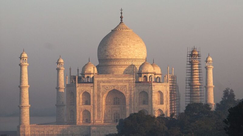 From Delhi: Taj Mahal & Agra Fort Day Trip by Gatimaan Train - Exploring the Highlights of the Day Trip