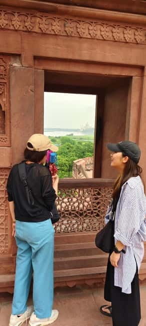 From Delhi: Taj Mahal & Agra Tour by Gatimaan Express Train - A Luxurious Mughlai Lunch