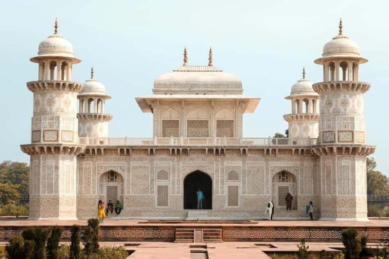 From Delhi: Taj Mahal, Baby Taj, Agra Fort with Female Guide - FAQ