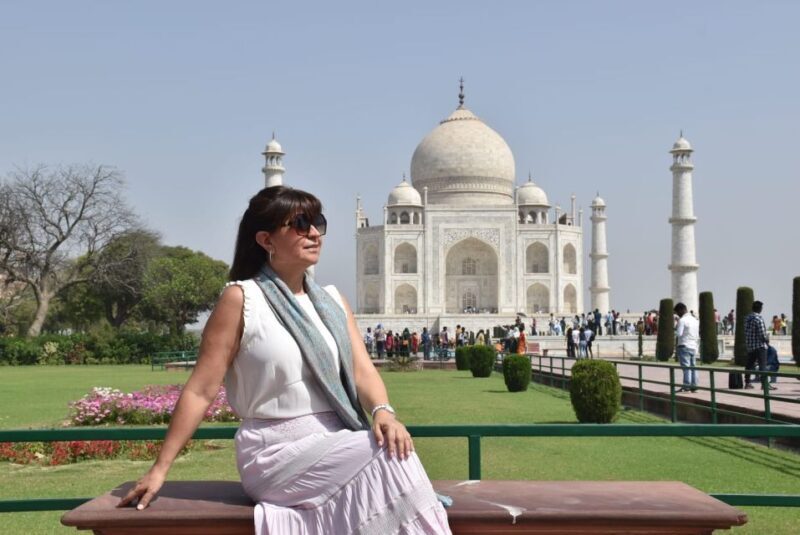 From Delhi: Taj Mahal Sunrise, Agra Fort, Baby Taj and Lunch - Key Points