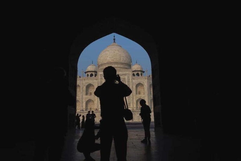 From Delhi: Taj Mahal Tour with Photographer - Key Points