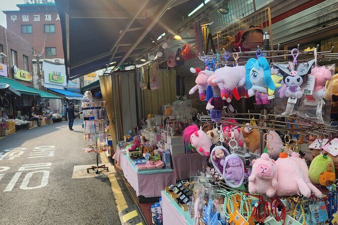 From Dongmyo Market to DDP  Seoul Walking Tour - A Closer Look at the Seoul Walking Tour