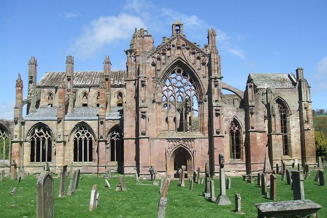 From Edinburgh: 1-day Outlander Tour - attractions included - FAQs