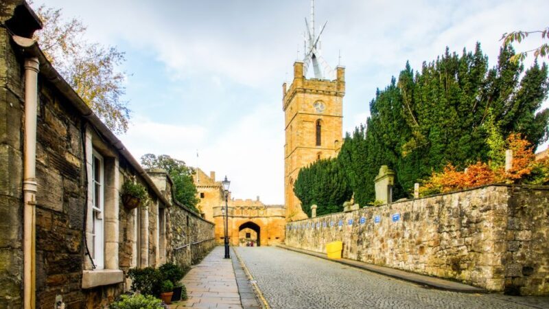 From Edinburgh: The Outlander Experience Guided Tour - Linlithgow Palace: Wentworth Prison