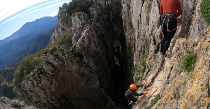 From Estepona: Vía Ferrata de Benalauria climbing tour - FAQ