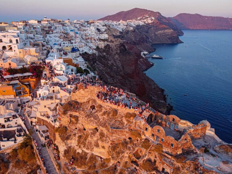 From Fira: Santorini Highlights Minibus Tour with Oia Sunset - A Deep Dive Into the Santorini Highlights Minibus Tour