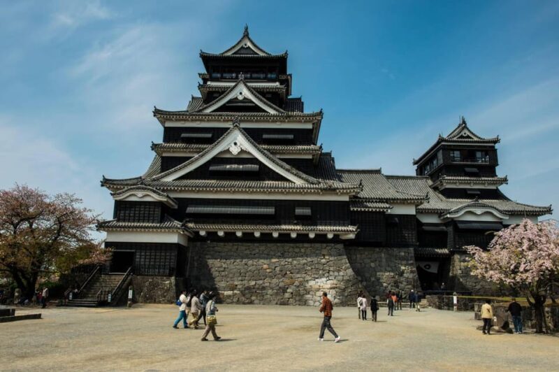 From Fukuoka: Private Mount Aso & Kumamoto Castle Day Trip - A Walk Through History at Kumamoto Castle