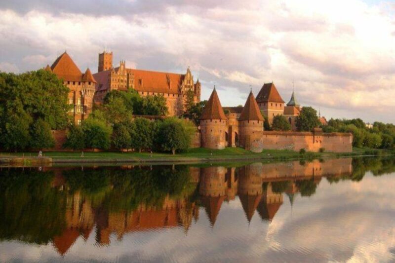 From Gdansk: Malbork Castle Trip with Ticket and Audio Guide - Exploring the Majestic Malbork Castle from Gdansk