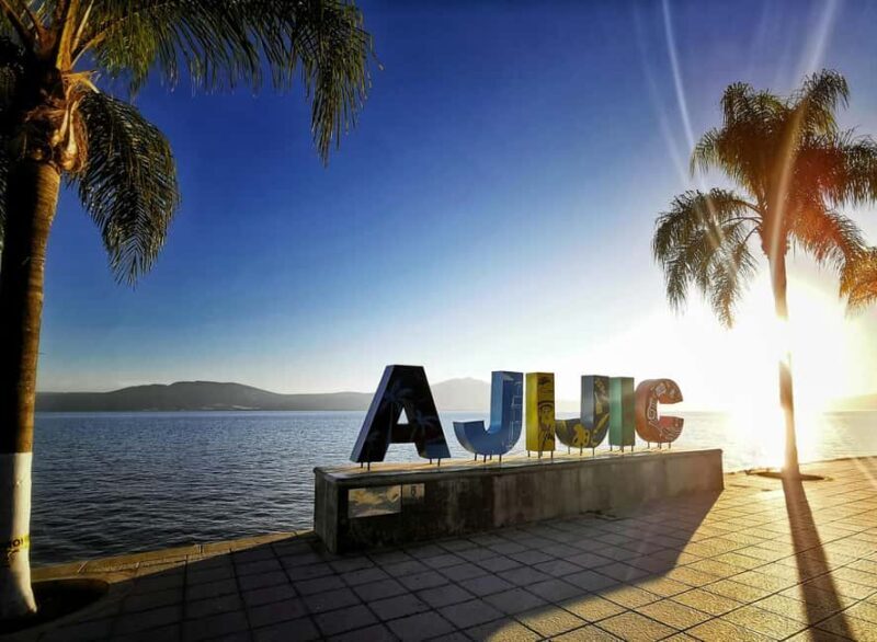 From Guadalajara: Chapala Lake & Ajijic Tour - Transport & Group Dynamics