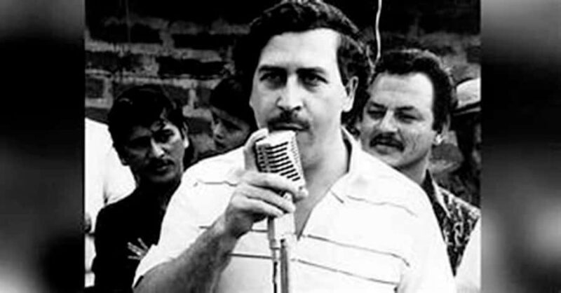 From Guatape: Pablo Escobar Mansion, Paintball & Boat Ride - Visiting Pablo Escobar’s Mansion in Guatapé