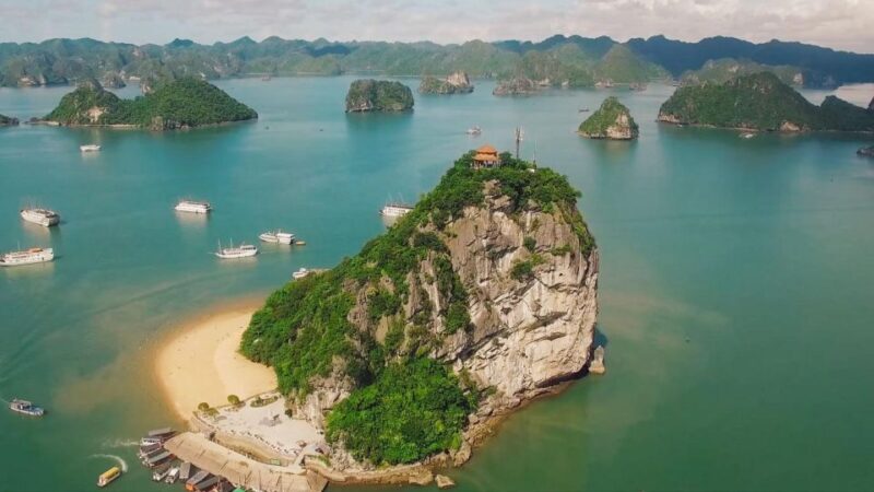 From Hanoi: Halong Bay Cruise 2 Days 1 Night With Transport - A Genuine Look at the Ha Long Bay Cruise Experience