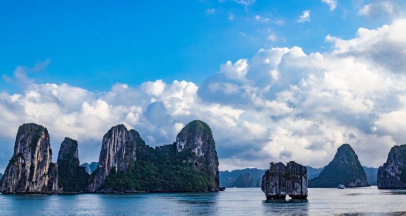 From Hanoi: Halong Bay Day Trip with Lunch and Transfers - Key Points