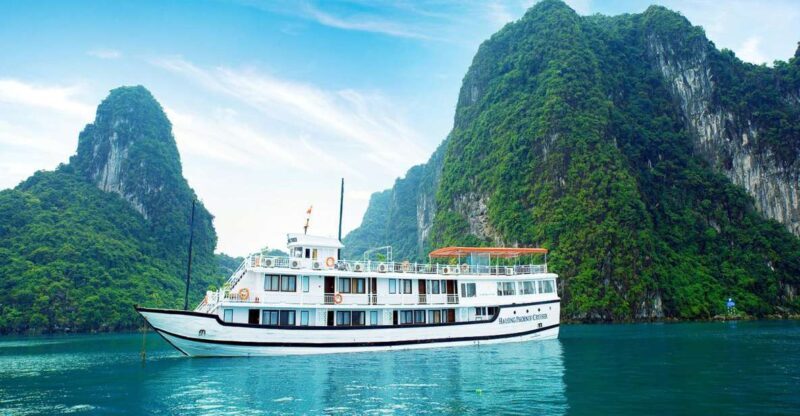 From Hanoi: Halong Explorer 3-Day Deluxe Cruise - From Hanoi to Ha Long Bay: A 3-Day Deluxe Cruise Experience